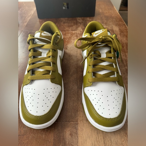 Nike Dunk Low Retro Sneakers in white and khaki - Picture 5 of 7